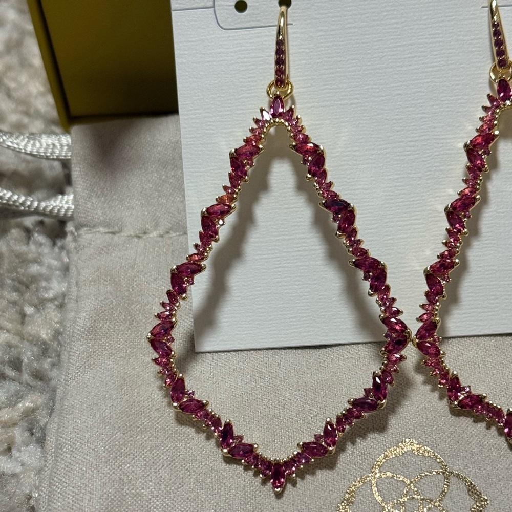 NWT Kendra Scott Sophee Gold Crystal Open Frame
Earrings in Pink Crystal - Picture 4 of 6